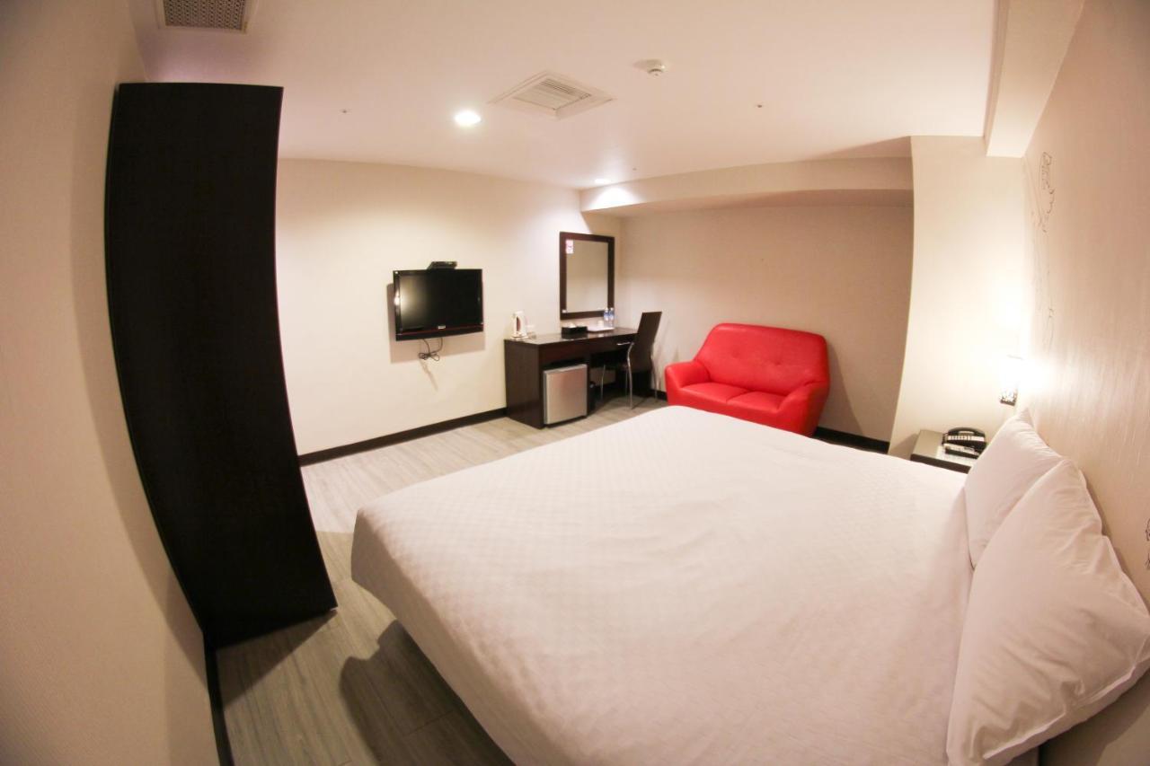 New Generation Of Boutique Business Hotel Kaohsiung Exterior photo