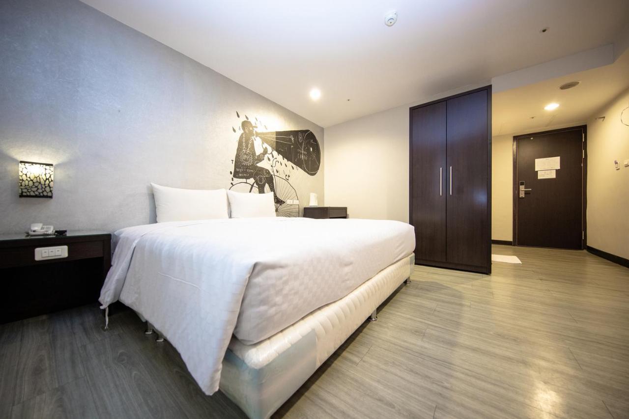 New Generation Of Boutique Business Hotel Kaohsiung Exterior photo