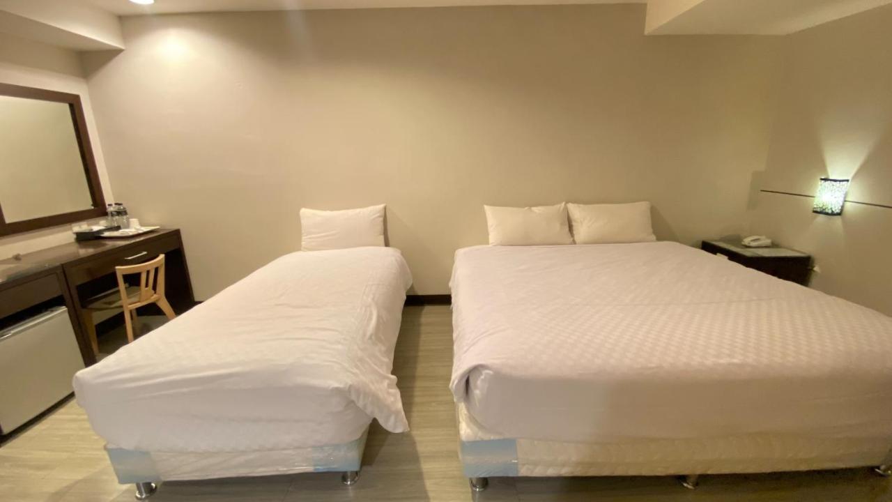 New Generation Of Boutique Business Hotel Kaohsiung Exterior photo