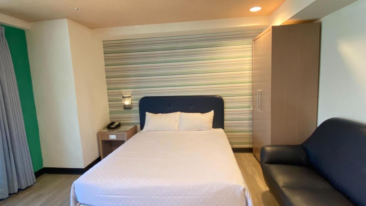 New Generation Of Boutique Business Hotel Kaohsiung Exterior photo