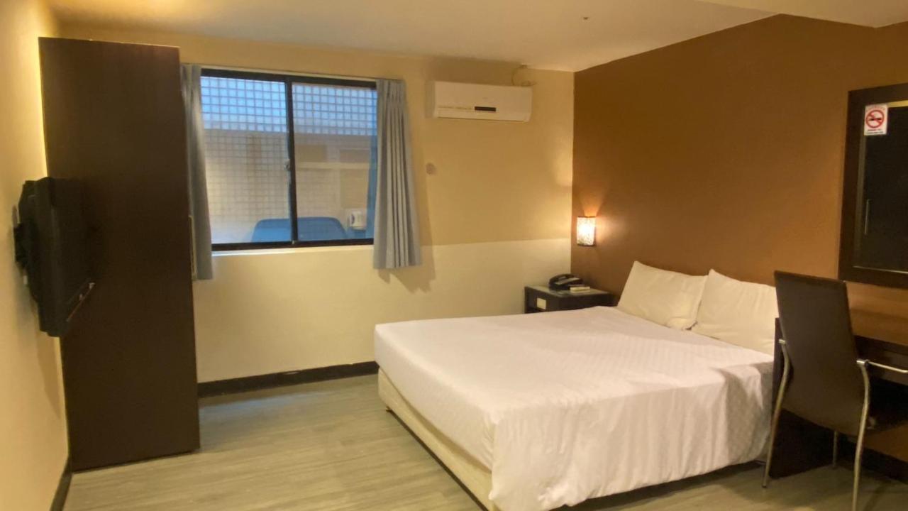 New Generation Of Boutique Business Hotel Kaohsiung Exterior photo