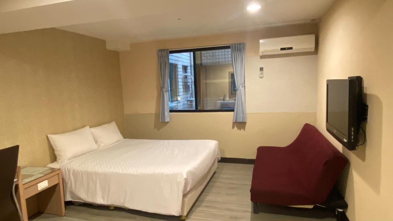 New Generation Of Boutique Business Hotel Kaohsiung Exterior photo