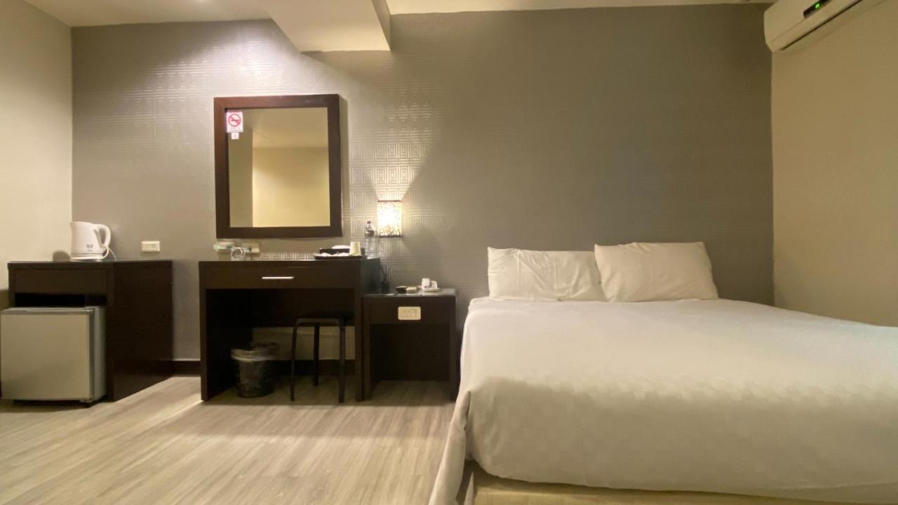 New Generation Of Boutique Business Hotel Kaohsiung Exterior photo