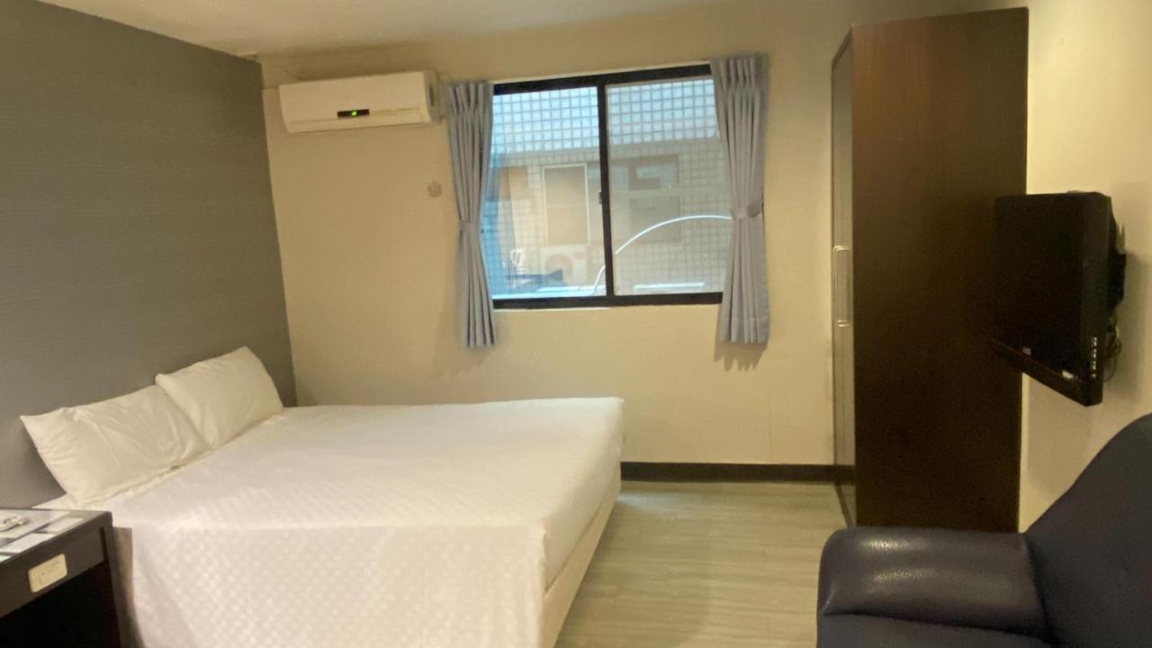 New Generation Of Boutique Business Hotel Kaohsiung Exterior photo